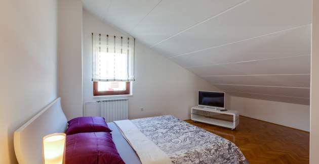 Apartment Milica 2 comfortable accommodation near the sea, Mali Lošinj