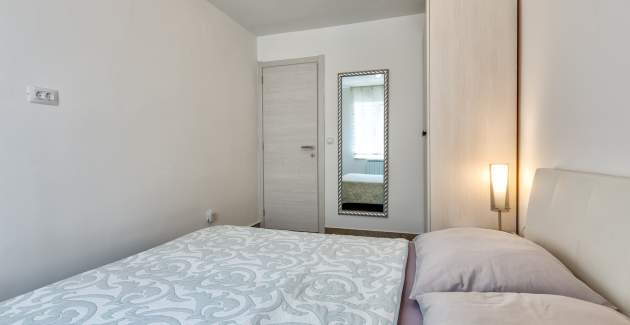 Apartment Milica 3 ideal vacation just a step away from the sea, Mali Lošinj
