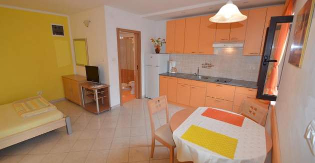 Apartment Neda 2 - simple and relaxing vacation for 2 people Mali Losinj
