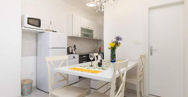 Apartman Orangina 2 mirna Lokacija 100m od mora, Mali Lošinj