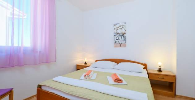 Apartment Prica 1 family accommodation with terrace and barbecue, Mali Lošinj