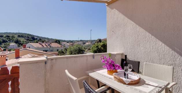 Apartment Prica 3 apartment with sea view and terrace, Mali Lošinj