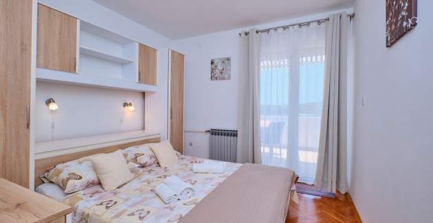 Apartment Ružica 2 near the sea with a sea view, Mali Lošinj