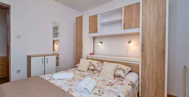 Apartment Ružica 2 near the sea with a sea view, Mali Lošinj