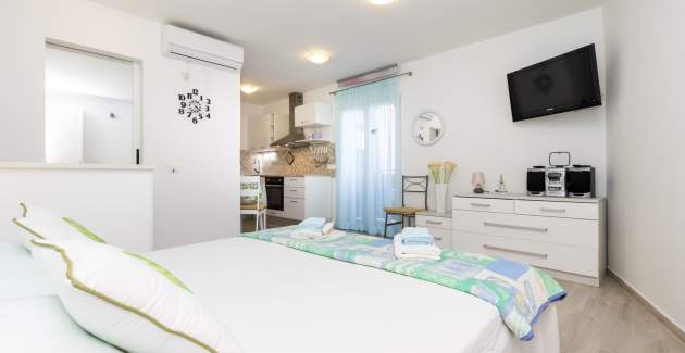 Apartment Sandra 2 balcony with sea view, Mali Losinj