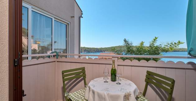 Apartma Sandra 2 balkon s pogledom na morje, Mali Lošinj