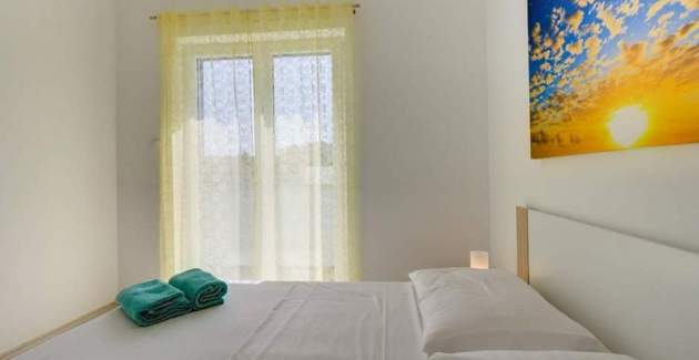 Apartment Sunshine 2 | Mali Losinj - Sleeps 4, Cikat Bay