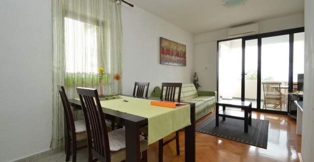 Apartment Tia 1 - near the beach Sveti Martin for 3 persons, Mali Lošinj