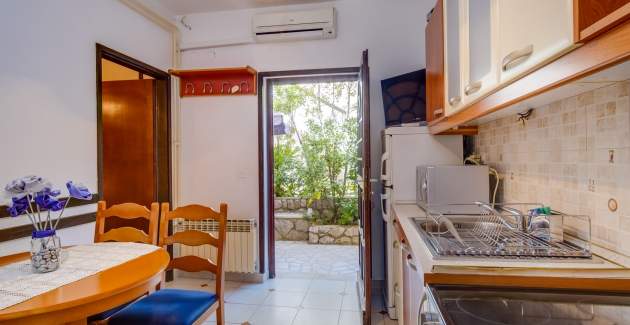 Apartment Anamarija 2, for 4 people on the ground floor, Mali Lošinj