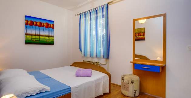 Apartment Anamarija 2, for 4 people on the ground floor, Mali Lošinj
