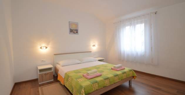 Apartment Lakić 3, Beachside Comfort for 2-3 Guests in Artatore