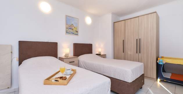 Apartment Antares 3 - warm and discreet ambiance for 6 persons, Mali Lošinj.