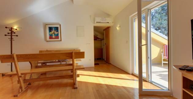 Apartment Bogdan 5 comfortable accommodation for 4 people in Artatore, Mali Lošinj