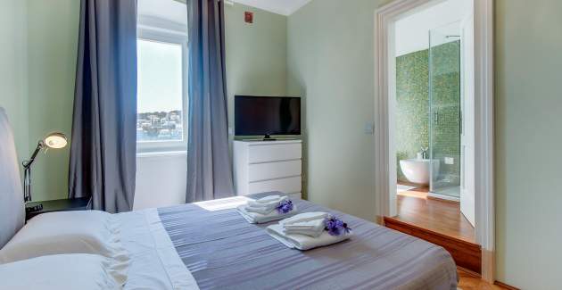 Vindobona Room in the Heart of Mali Lošinj - Sea View
