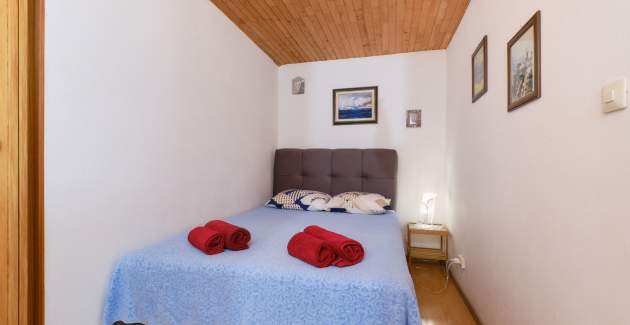 Studio Mirta, okružen zelenilom na Poljani, Mali Lošinj