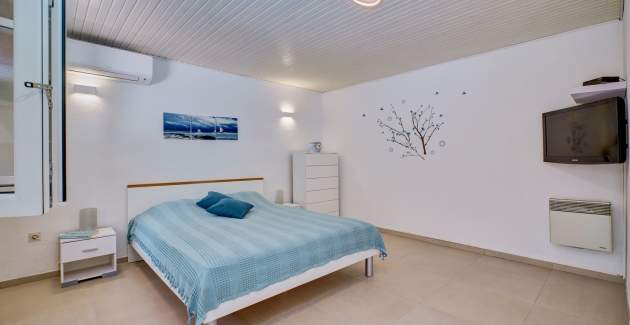 Studio Apartment Deja 3 - Terrace for 2, near Čikat - Mali Losinj, Croatia