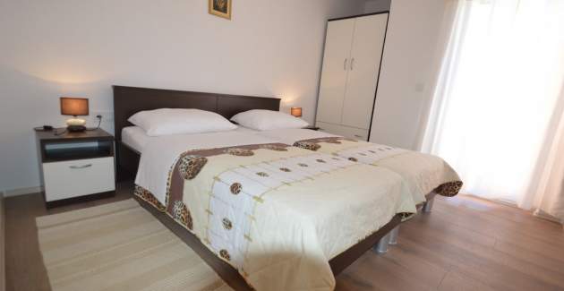 Apartment Duje 3 - Spacious stay near beach, terrace with BBQ in Artatore, Mali Lošinj