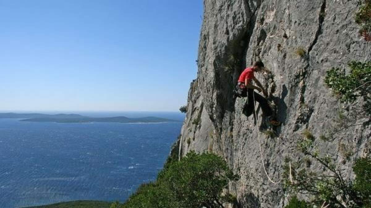Climbing on Lošinj