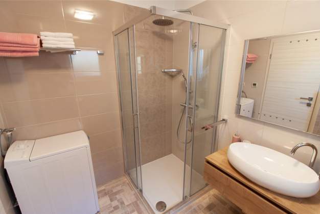 Apartman Ena 1 za 4 osobe s pogledom na more, Mali Lošinj