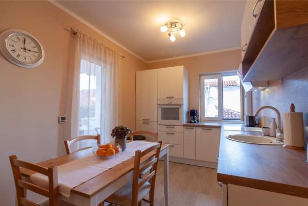 Apartman Ena 1 za 4 osobe s pogledom na more, Mali Lošinj