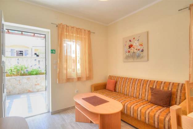 Apartment Ena 2, for two people near the bay of St. Martin, Mali Lošinj