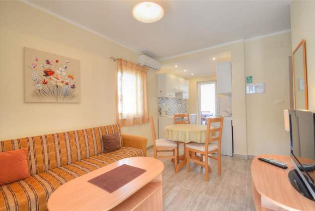 Apartment Ena 2, for two people near the bay of St. Martin, Mali Lošinj