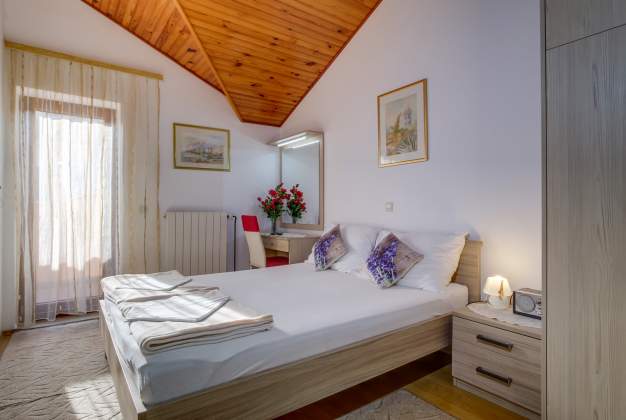  Apartman Erika 2 Beautiful Sea View, 2 Bedrooms, Private Parking, Mali Losinj