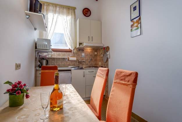  Apartman Erika 2 Beautiful Sea View, 2 Bedrooms, Private Parking, Mali Losinj