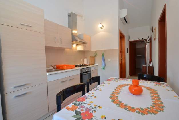Apartment Ester 1 - Mali Losinj, Croatia