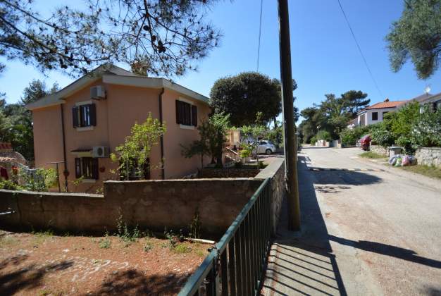 Apartment Franka 1, spacious accommodation in Artatore, Mali Losinj
