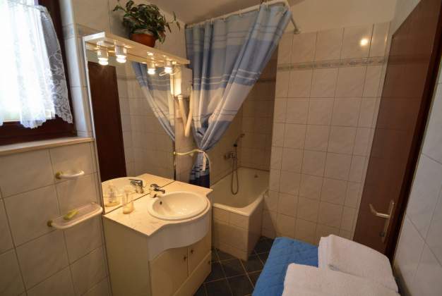 Apartment Franka 1, spacious accommodation in Artatore, Mali Losinj