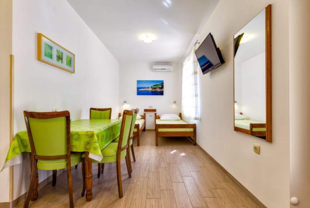 Apartment Gloria 2, an ideal choice for a family vacation - Mali Lošinj, Croatia