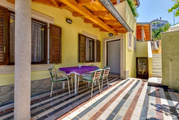 Apartment Gloria 3, an oasis of peace near the beach - Mali Lošinj, Croatia