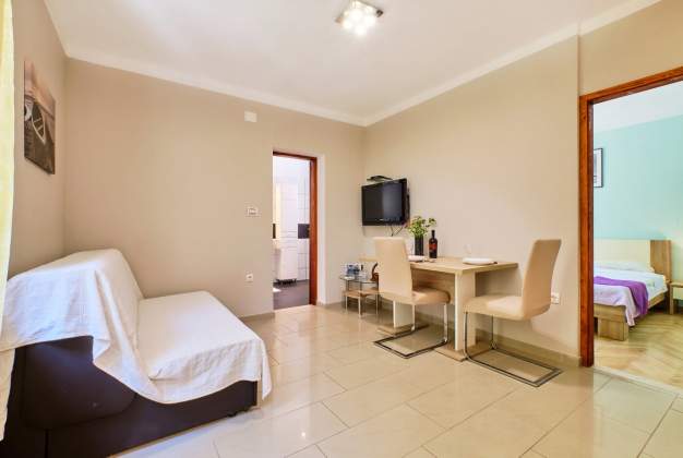 Apartment Ady 2 for 2 people near the beach, Mali Lošinj