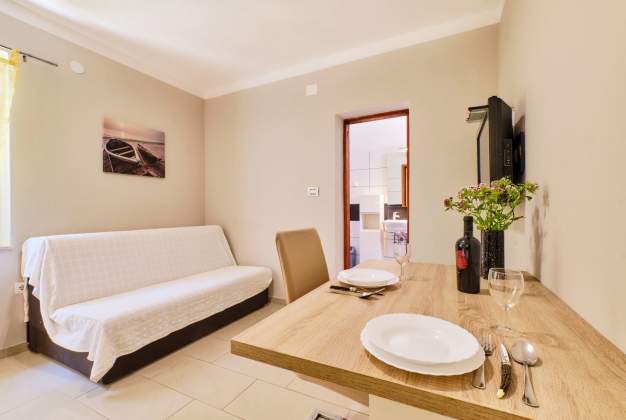 Apartment Ady 2 for 2 people near the beach, Mali Lošinj