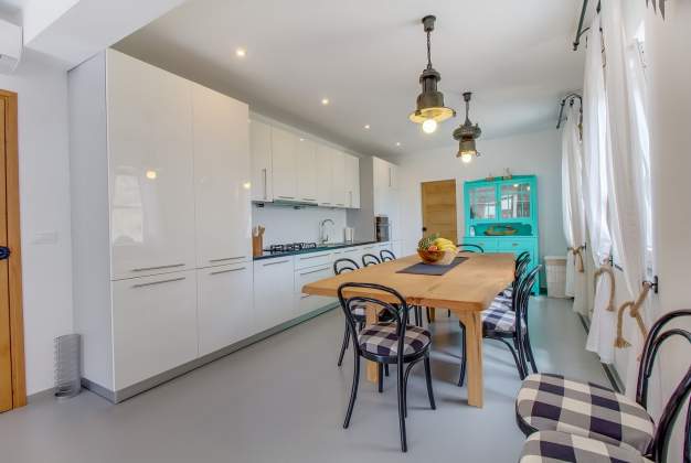Holiday Home with Pool Plat CX - Stunning Sea Views Plat CX, Cres