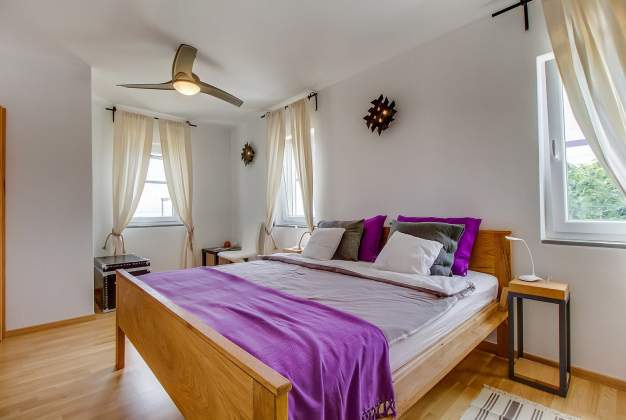 Holiday Home with Pool Plat CX - Stunning Sea Views Plat CX, Cres