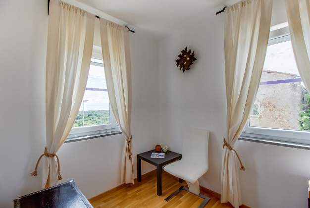 Holiday Home with Pool Plat CX - Stunning Sea Views Plat CX, Cres