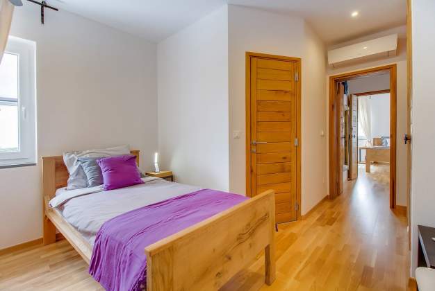 Holiday Home with Pool Plat CX - Stunning Sea Views Plat CX, Cres