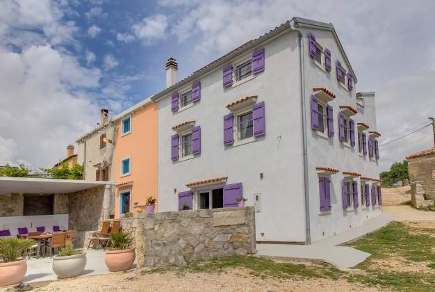Holiday Home with Pool Plat CX - Stunning Sea Views Plat CX, Cres
