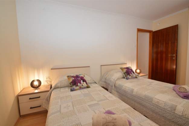 Apartment Hrasta 1, Modern Accommodation in Peaceful Hrasta Village, Cres