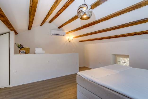 Apartment Silver Rustic Elegance 4* Near the Center, Mali Lošinj