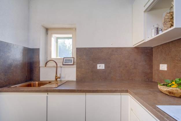 Casa Rustica Bronze Rustic Apartment for 2-3 People in Mali Lošinj