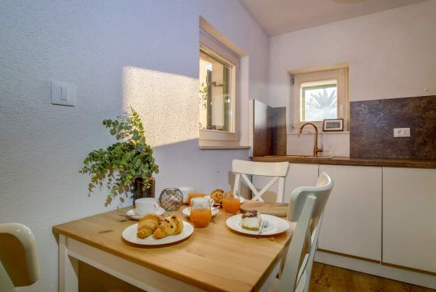 Apartman Bronze rustikalan apartman za 2-3 osobe u prizemlju, Mali Lošinj