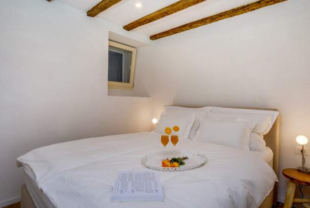 Casa Rustica Bronze Rustic Apartment for 2-3 People in Mali Lošinj
