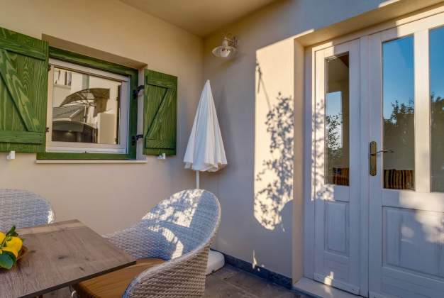Casa Rustica Bronze Rustic Apartment for 2-3 People in Mali Lošinj
