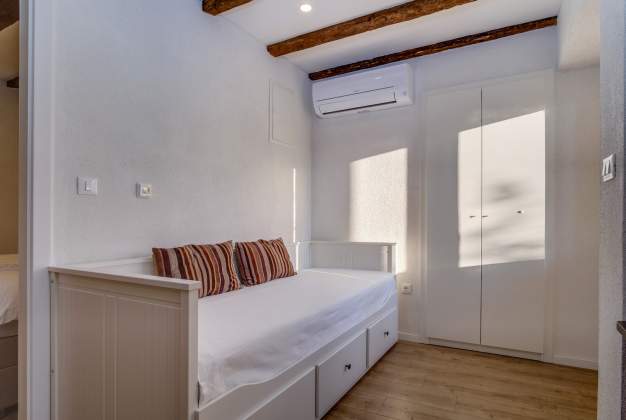 Apartman Bronze rustikalan apartman za 2-3 osobe u prizemlju, Mali Lošinj