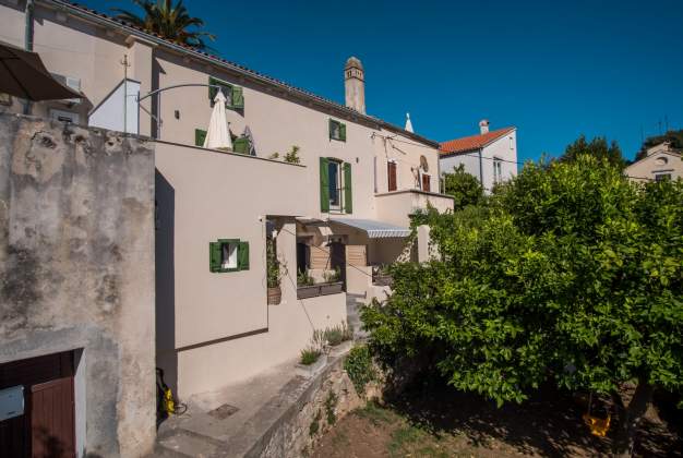 Apartment Mediterranean rustic pearl for two people, Mali Lošinj