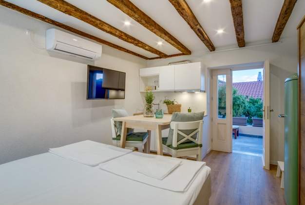 Apartment Mediterranean rustic pearl for two people, Mali Lošinj