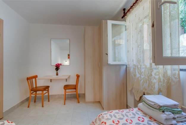 Apartment Ivanka 2 - Near Čikat beach, for 4 people, Mali Lošinj
